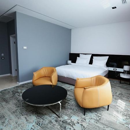 Valentino Rooms Focşani Екстериор снимка